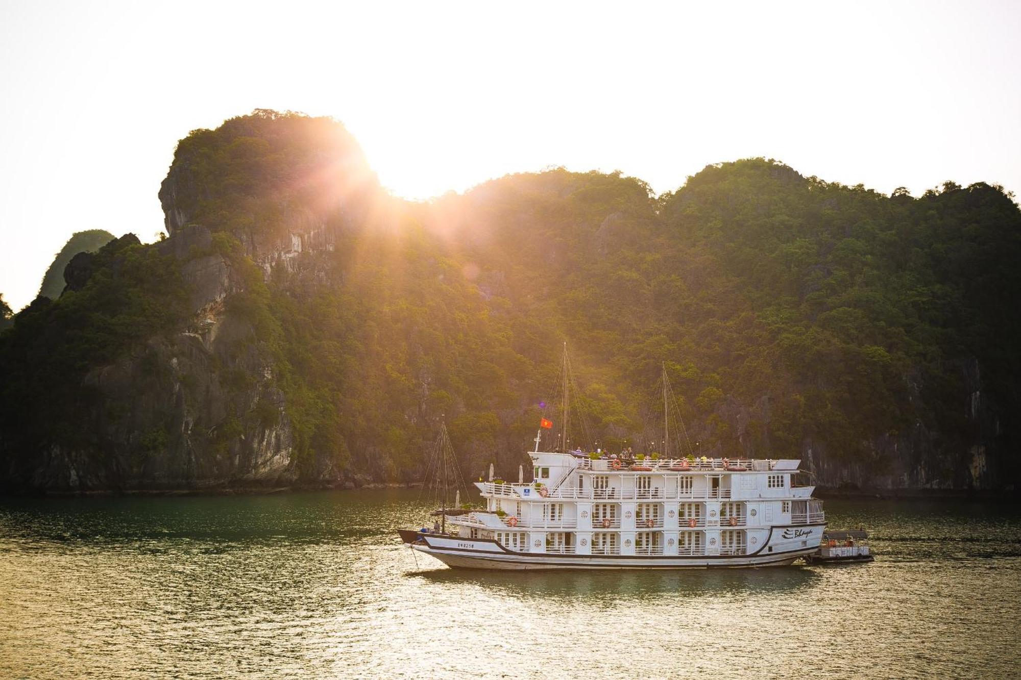 Le Journey Halong Bay Cruises Hotel Ha Long Bagian luar foto